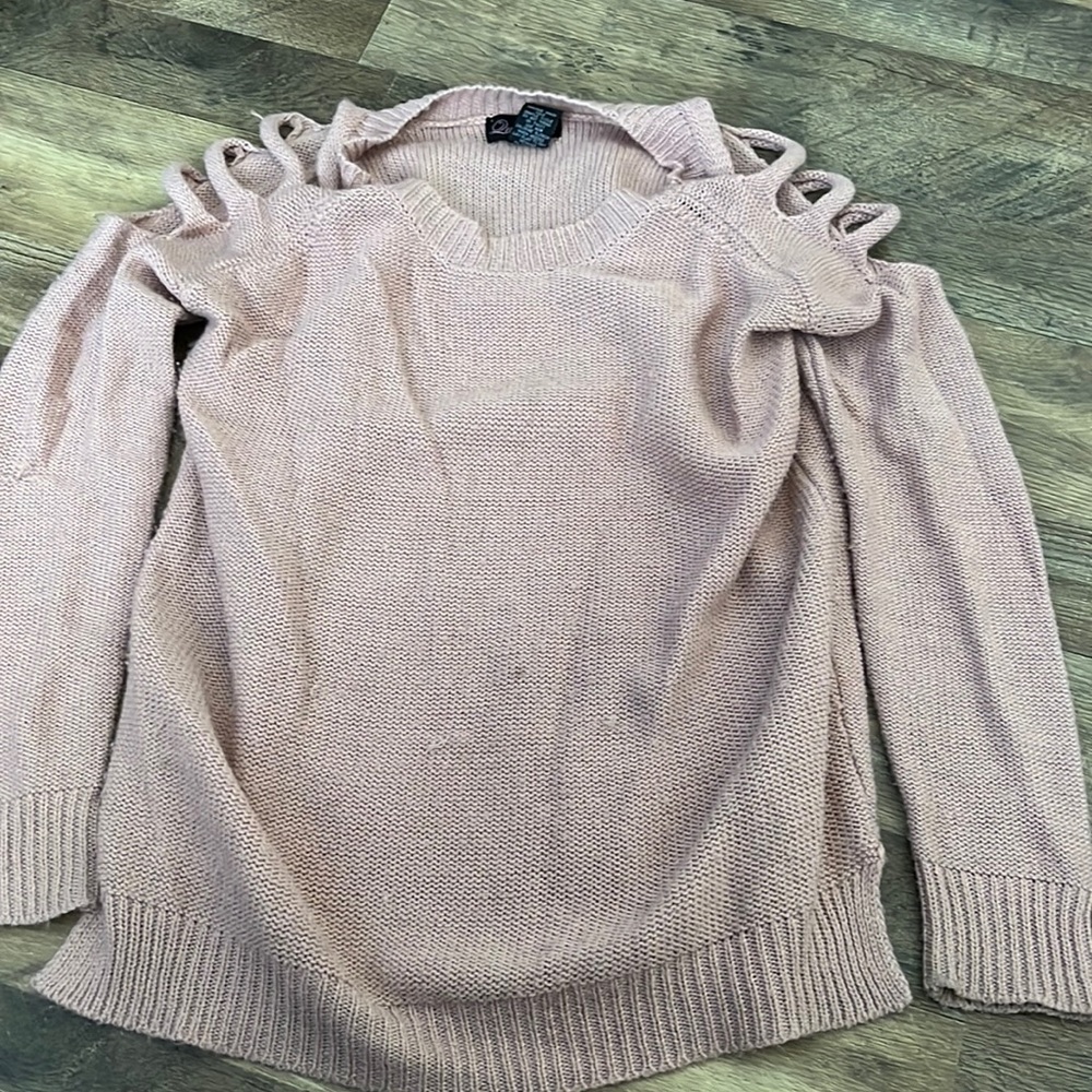pink sweater